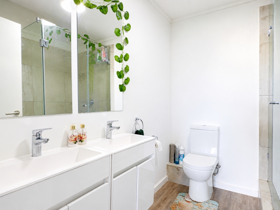 2 Bedroom Property for Sale in Zonnebloem Western Cape